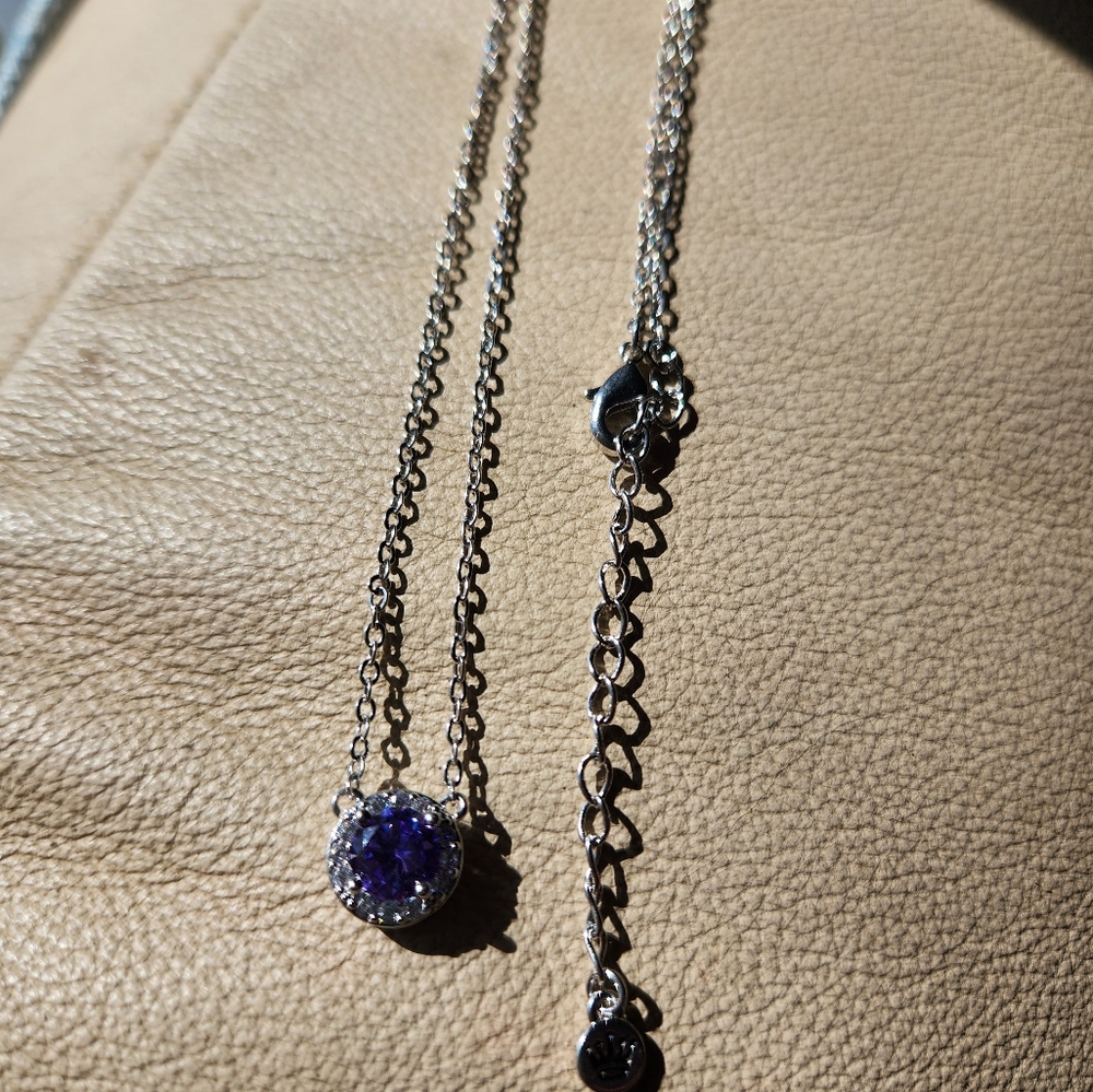 Amethyst halo with white topaz necklace - Picture 3 of 3